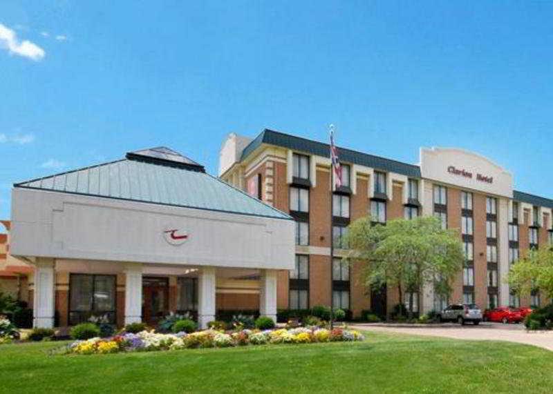 The Clarion Hotel & Suites Conference Center Columbus Extérieur photo